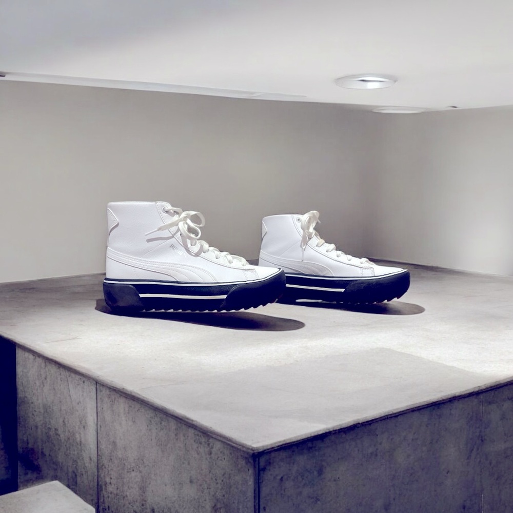 Women’s Puma Kaia Mid LTHR soft foam Sneakers Sz 10 EUC WITH BOX 🎄🎄🎁🎁